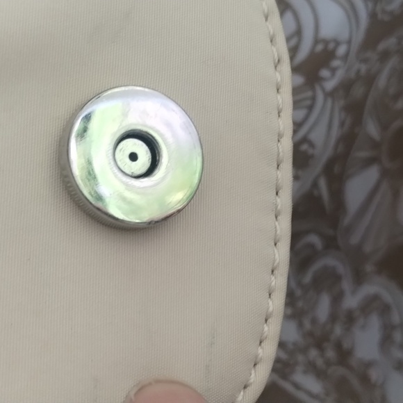 #5 PRICE REDUCED x2 Ivory THE SAK Crochet- Look Bag w magnetic closure - Picture 9 of 16